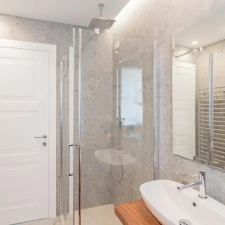 Muraltos Nest Apartment