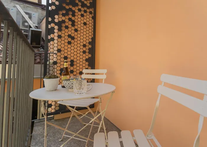 Muralto's Nest By Rent Apartment Como