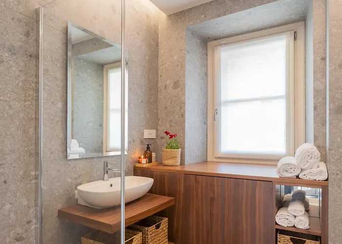 Muralto's Nest By Rent Apartment Como